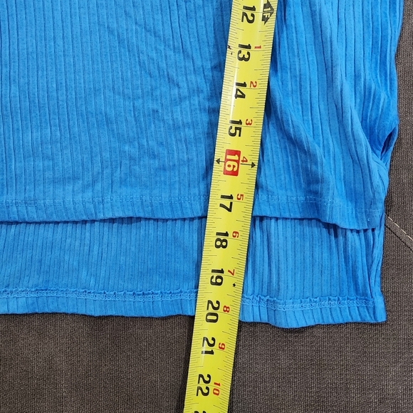 Red Haute Blue Women's Top - Picture 5 of 6